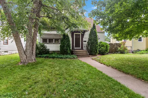 1220 S 7th Ave, Kankakee, IL 60901