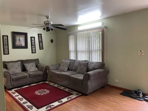 9471 Sumac Rd #E, Des Plaines, IL 60016 photo 2