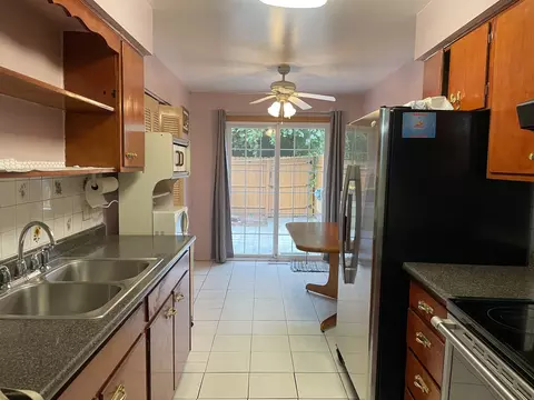 9471 Sumac Rd #E, Des Plaines, IL 60016 photo 3