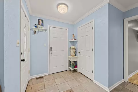 1180 Reckinger Rd, Aurora, IL 60505 photo 2