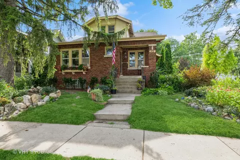 202 S Highland Ave, Arlington Heights, IL 60005