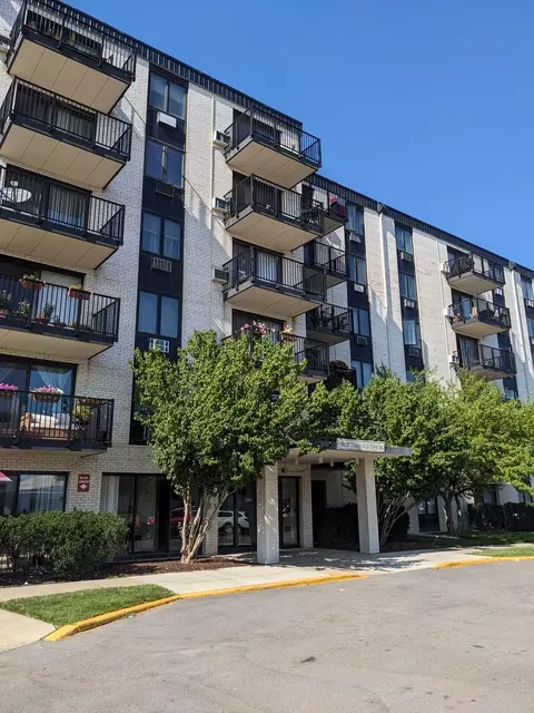 9128 W Terrace Dr #5N, Niles, IL 60714