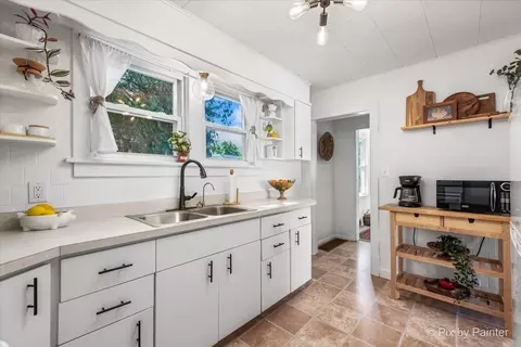302 Circle Rd, Fox River Grove, IL 60021 photo 9