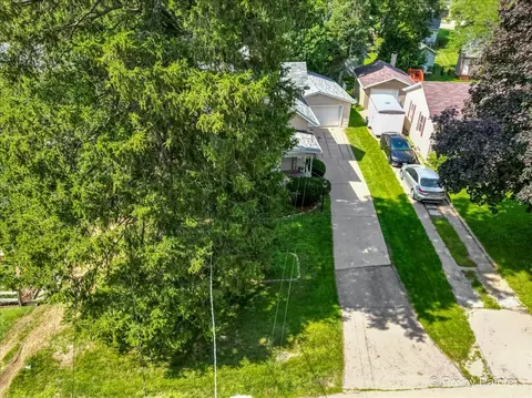 302 Circle Rd, Fox River Grove, IL 60021 photo 27