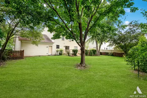 1230 Cobblers Xing, Elgin, IL 60120 photo 3