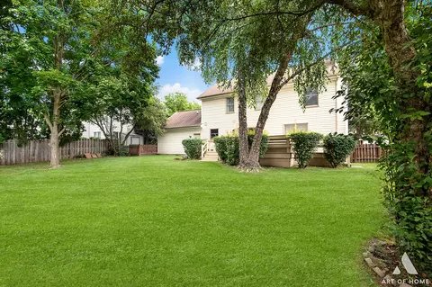 1230 Cobblers Xing, Elgin, IL 60120 photo 4