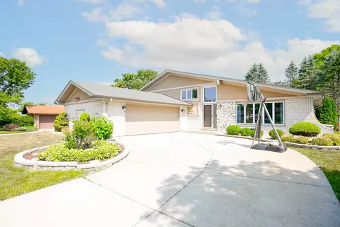 12346 Swaps Ct, Orland Park, IL 60467