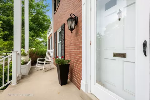 405 W Jefferson Ave, Wheaton, IL 60187 photo 2