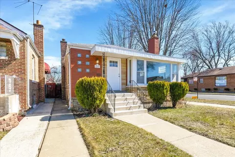 8859 S Bennett Ave, Chicago, IL 60617