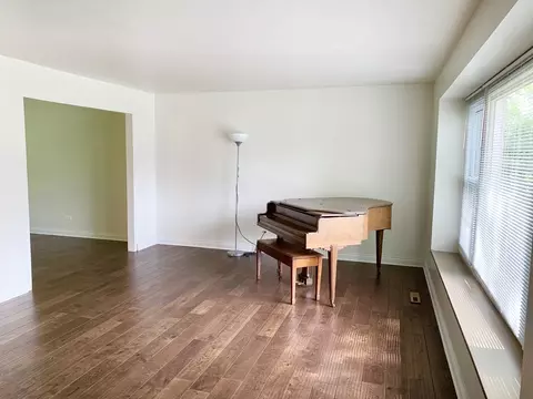 709 Juneway Ave, Deerfield, IL 60015 photo 2