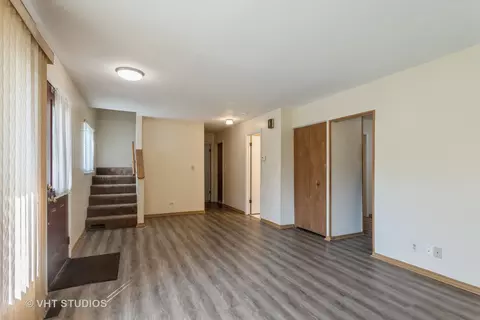 148 Springleaf Dr, Bolingbrook, IL 60440 photo 5