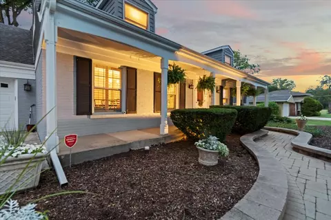 1713 E Thomas Rd, Wheaton, IL 60187 photo 5