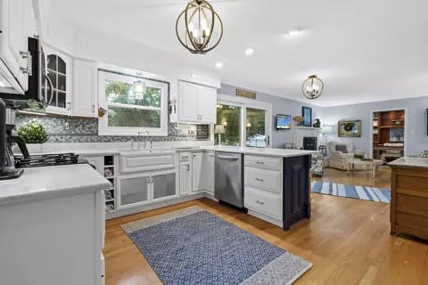 1713 E Thomas Rd, Wheaton, IL 60187 photo 15