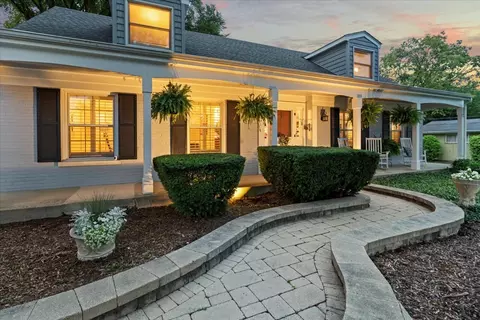 1713 E Thomas Rd, Wheaton, IL 60187 photo 3
