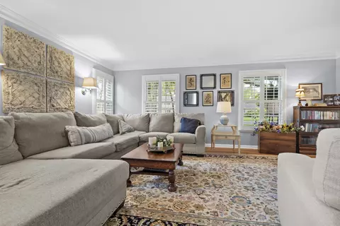 1713 E Thomas Rd, Wheaton, IL 60187 photo 9