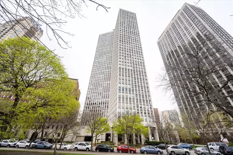 2626 N Lakeview Ave #509, Chicago, IL 60614