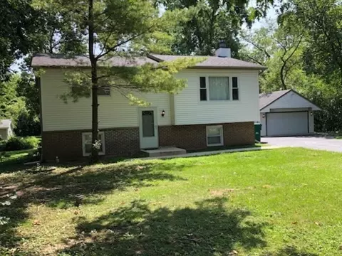 37071 N Capillo Ave, Lake Villa, IL 60046
