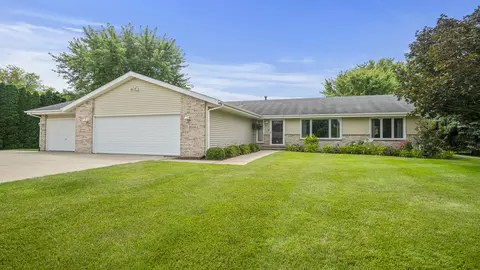 8014 Towermont Dr, Rockford, IL 61102
