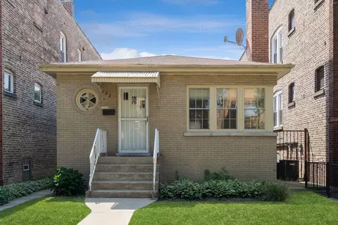 5642 N Artesian Ave, Chicago, IL 60659