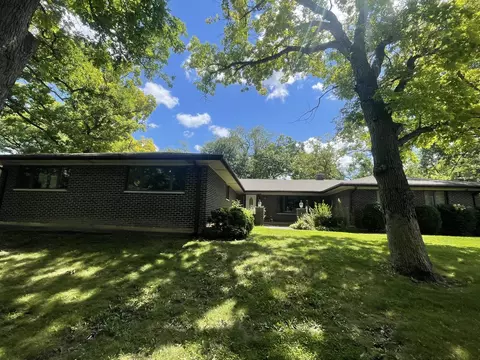 26844 W Lakeview Dr, Lake Barrington, IL 60084