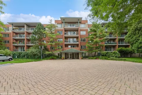 3900 W Bryn Mawr Ave #209, Chicago, IL 60659