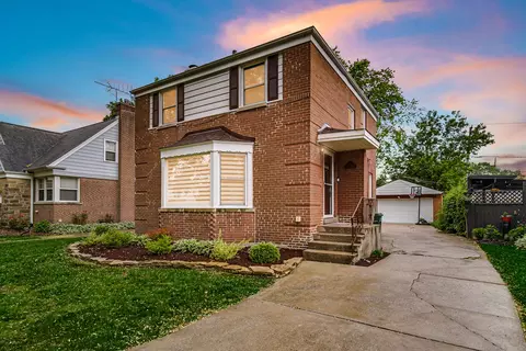 1942 Hull Ave, Westchester, IL 60154