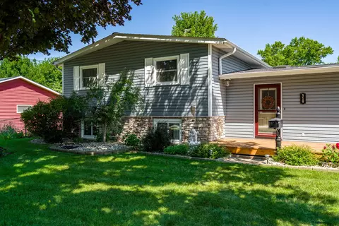 519 E Franklin St, Rockton, IL 61072 photo 2