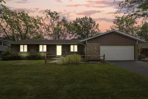 2429 Jackson Dr, Woodridge, IL 60517