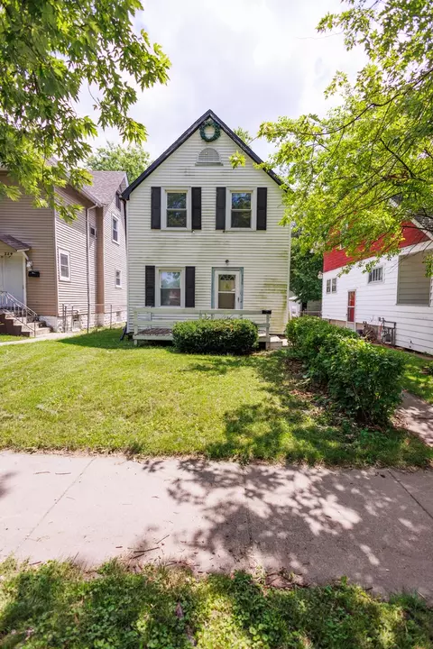236 S Greenwood Ave, Kankakee, IL 60901