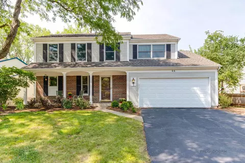 44 S Windsor Pl, Mundelein, IL 60060