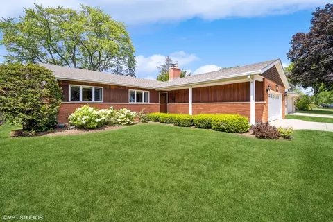 712 S Louis St, Mount Prospect, IL 60056