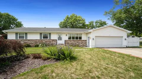 202 S West St, Byron, IL 61010