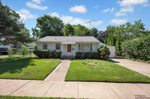 1437 Lawrence Ave, Elgin, IL 60123