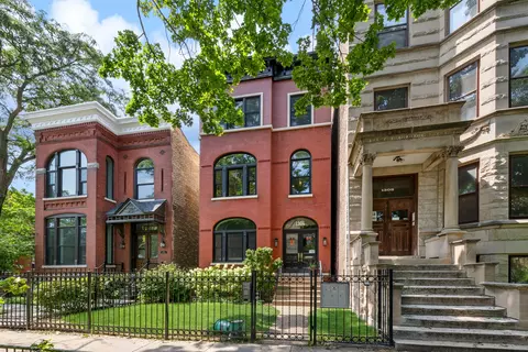 1304 N Hoyne Ave #2, Chicago, IL 60622