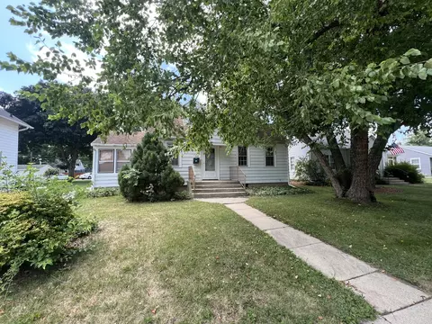 626 Woolf Ct, Rochelle, IL 61068