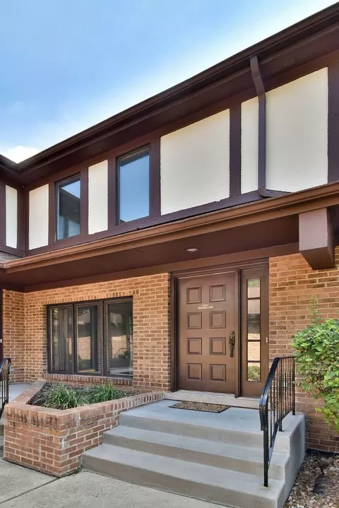 12250 S Dogwood Ln, Palos Heights, IL 60463