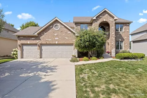 211 Amherst Cir, Oswego, IL 60543