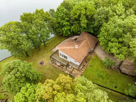 10 Hawthorne Ct, Putnam, IL 61560