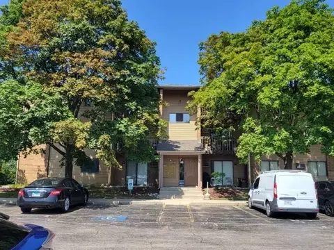 627 Virginia Rd #312, Crystal Lake, IL 60014