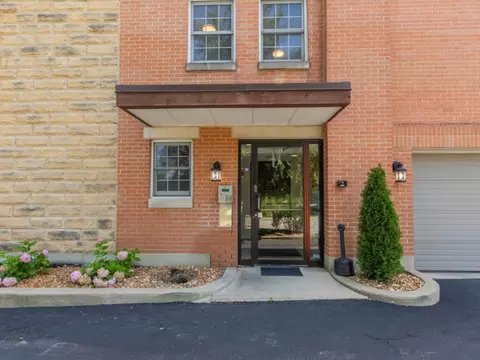 8733 Willow Blvd #3D, Willow Springs, IL 60480