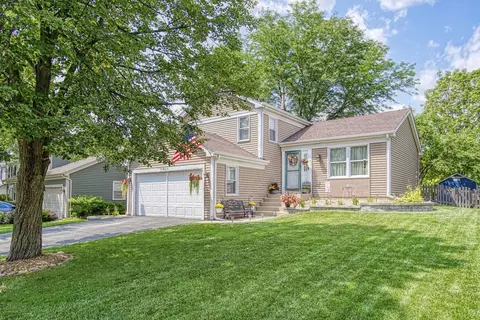27 W210 Churchill Rd, Winfield, IL 60190