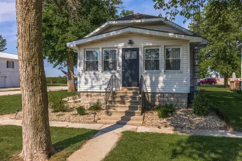 301 Washington St, Graymont, IL 61743