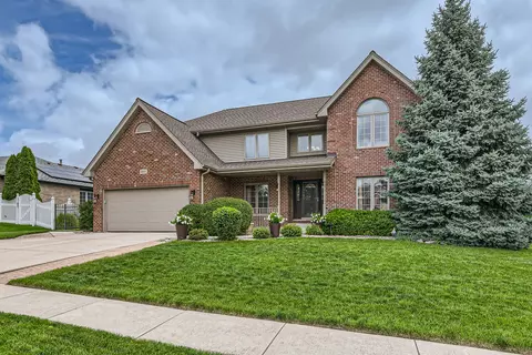 13021 Rolling Meadow Dr, Lemont, IL 60439