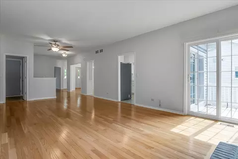 604 Rose Ln, Bartlett, IL 60103 photo 9