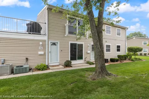 7905 163rd Ct #207, Tinley Park, IL 60477