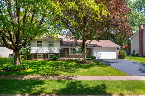 1137 George Ln, Naperville, IL 60540