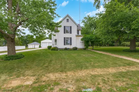 406 W Main St, Downs, IL 61736 photo 4