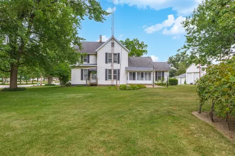 406 W Main St, Downs, IL 61736