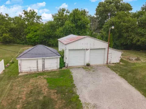 406 W Main St, Downs, IL 61736 photo 11