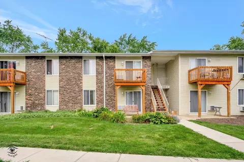 2000 Light Rd #105, Oswego, IL 60543